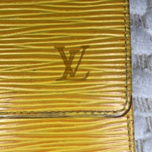 Louis Vuitton Epi Leather Yellow Double Snap Wallet - Picture 2 of 16